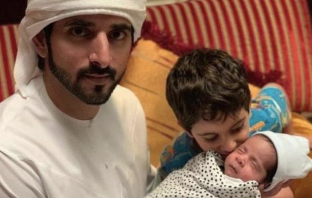 迪拜王储与C罗同框,赢了颜值输了身材,但依旧是万千少女的梦休闲区蓝鸢梦想 - Www.slyday.coM