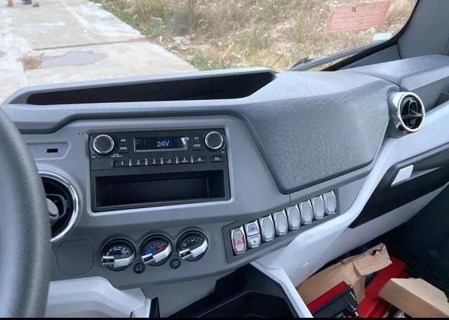 外观酷似迈凯伦拥有超跑设计的飞碟w5轻卡到店实拍