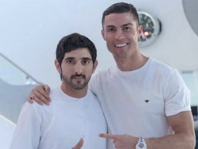 迪拜王储与C罗同框,赢了颜值输了身材,但依旧是万千少女的梦休闲区蓝鸢梦想 - Www.slyday.coM