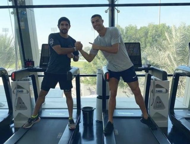 迪拜王储与C罗同框,赢了颜值输了身材,但依旧是万千少女的梦休闲区蓝鸢梦想 - Www.slyday.coM