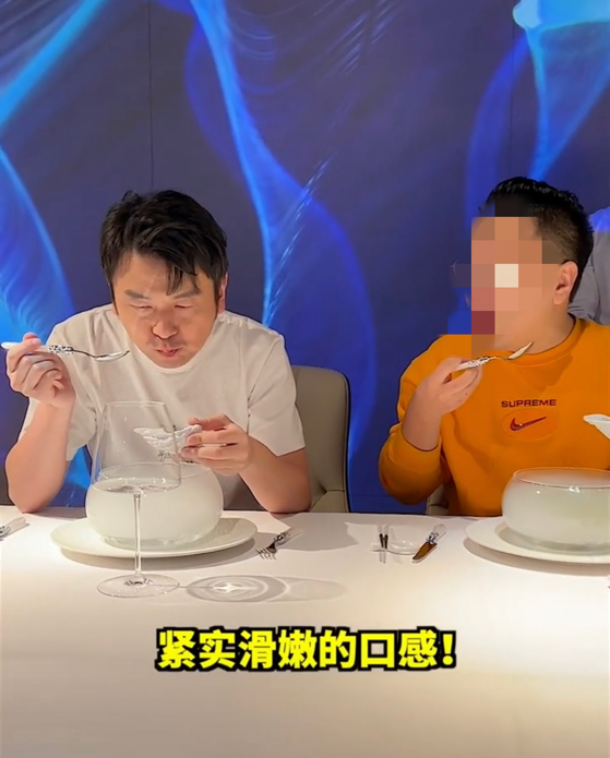 贾乃亮雷佳音开了一家餐馆一条鲍鱼要几千元网友我买不起