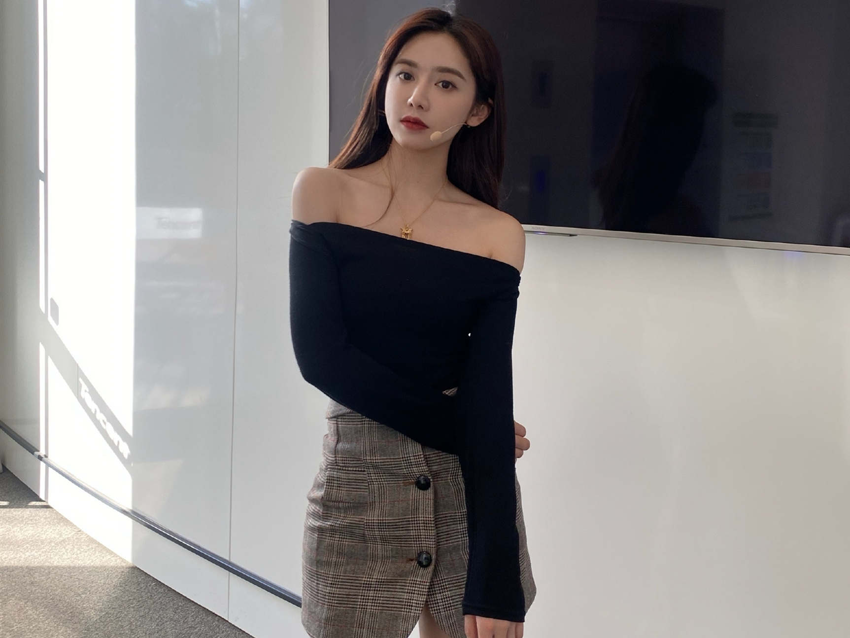 最美詹密美娜晒照为库里庆贺球迷修图痕迹太明显