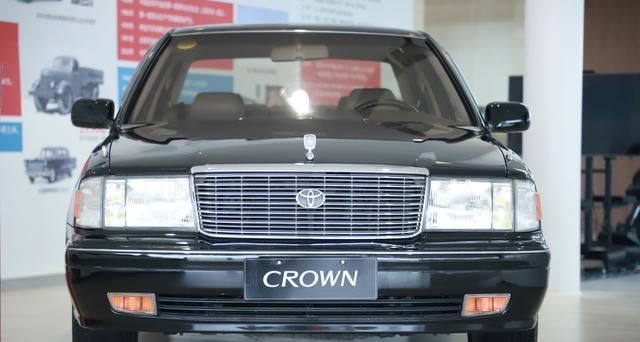经典车型赏析:丰田第十代"皇冠",即便是虎头奔也要让它三分