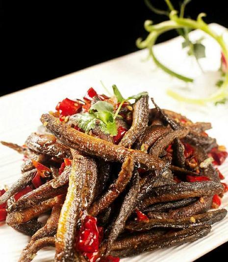 美食精选:麻辣泥鳅,蛋饼卷粉条,蒜蓉蒸金针菇,醋溜豆芽