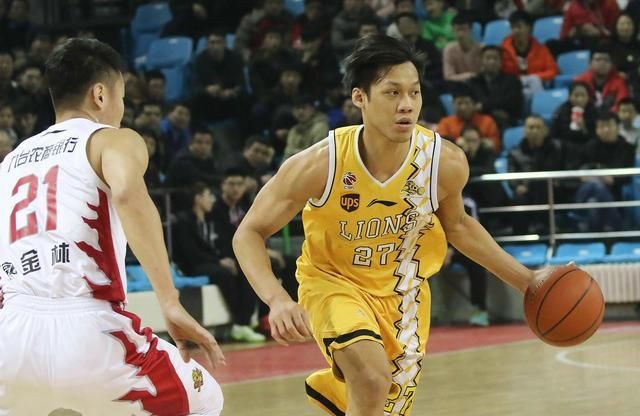 作为一名得分后卫,林志杰具有极强的远投和突破能力