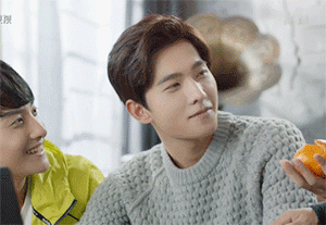 杨洋蜜汁笑gif图集锦,微微一笑很倾城!