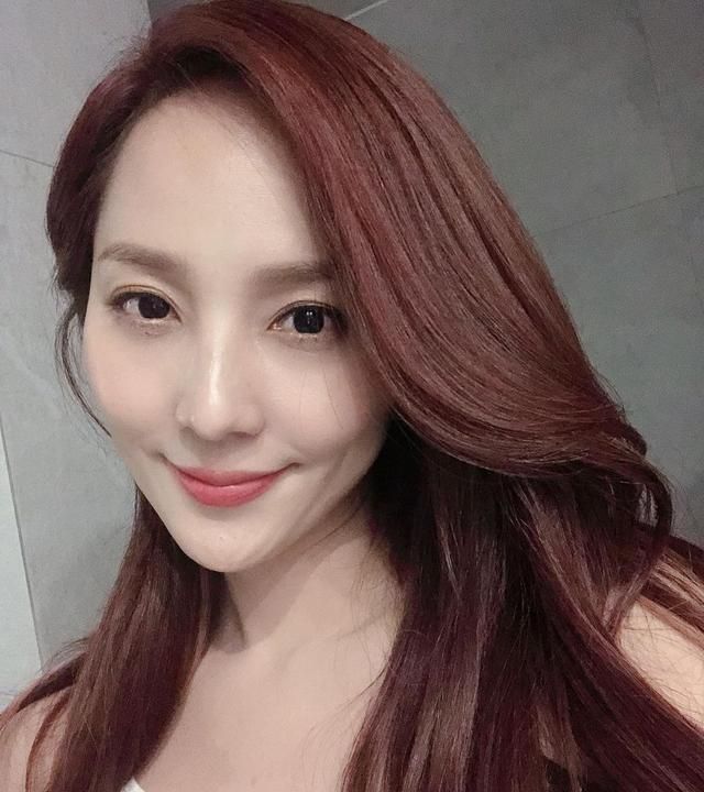 前ses成员柳真用自拍向大家展示了什么是真正的自然美