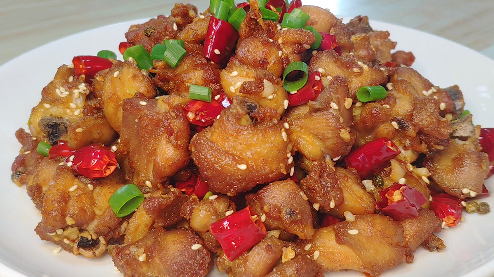 饭店的辣子鸡香酥美味教你自己在家做用料简单过节宴客特棒