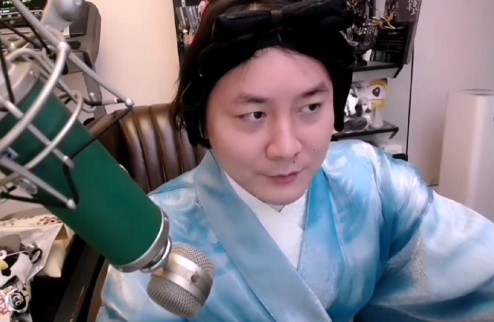 张大仙cos甄姬变游园惊魂两千万订阅福利夏洛特开始慌了