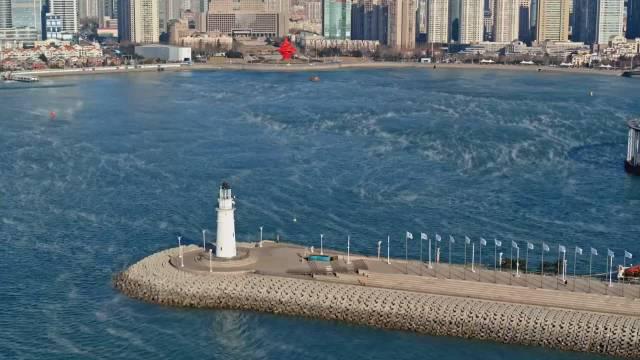 今天青岛零下16度,出现了百年不遇的海浩奇观!