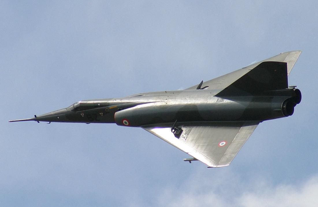 幻影4轰炸机,自带刺客攻击属性,具备极强低空突防本领!