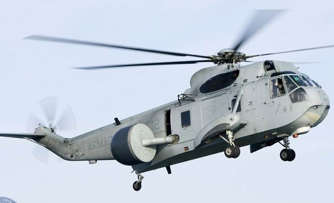 已服役20多年的元老,英国韦斯特兰ws-61"海王"舰载反潜直升机