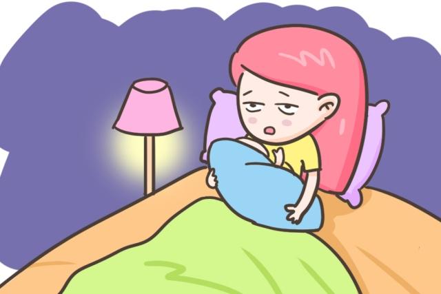 宝妈拒绝给宝宝母乳喂养,被全家人指责,她的一句回怼让家人闭嘴