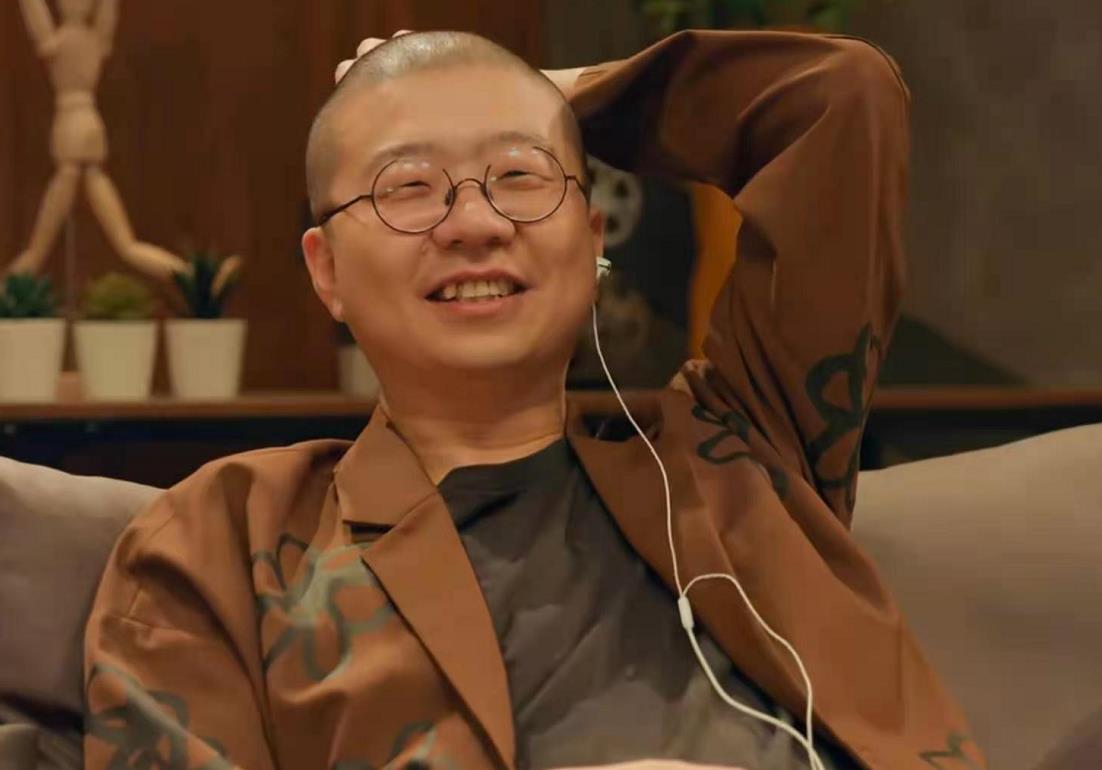 李诞观察团针对在同一屋檐下的年轻人如何相处给出建议