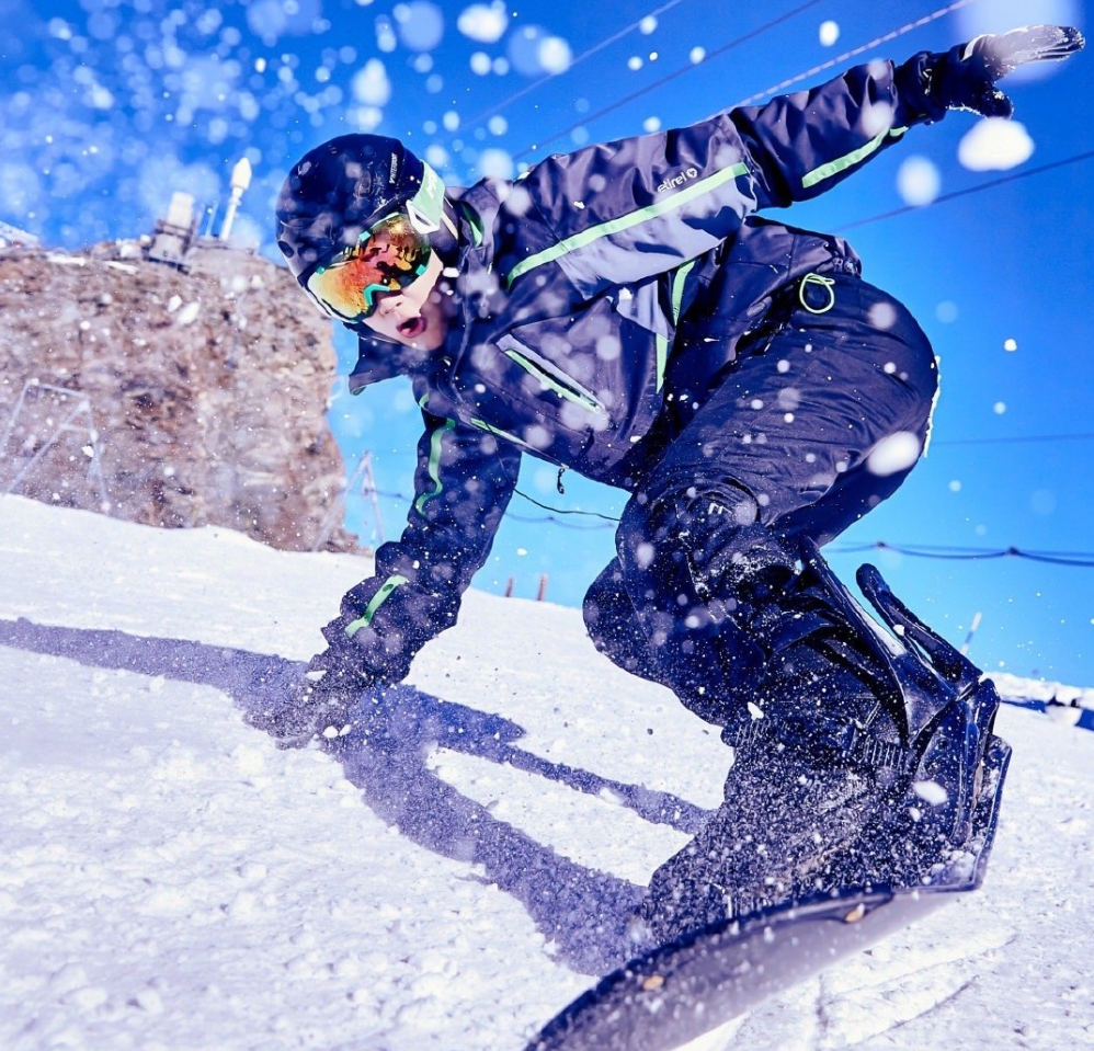 王一博滑雪三阶段丹丹时期仰面摔被说笨汪涵成夸夸群主太自豪
