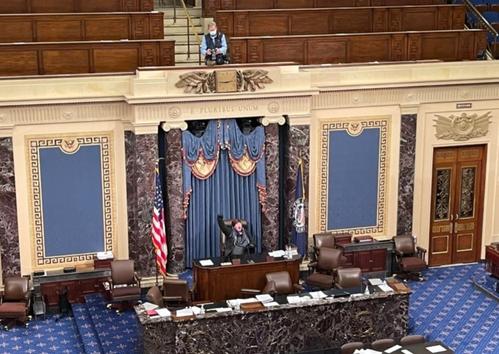 我们正在见证历史川普支持者占领国会山总统之争仍未尘埃落定