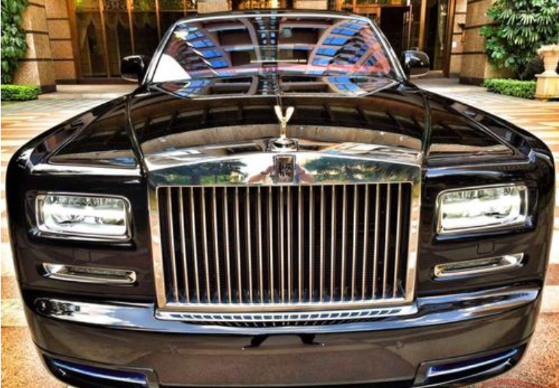 这家车玻璃公司叫福耀玻璃,福耀玻璃为劳斯莱斯,宾利等豪车供货已经