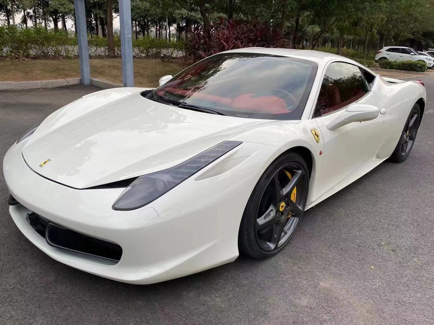 2013款法拉利458售价68万,它是所有男人的终极梦想