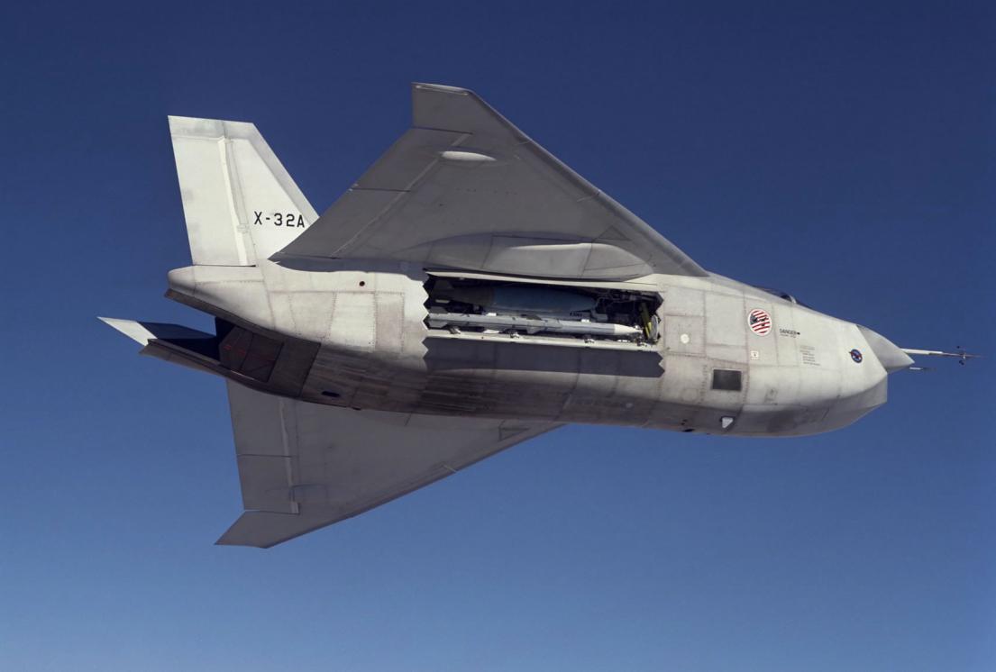 x32外型虽丑陋,但实力碾压f-35,设计不足最终被美军抛弃|战机|外型