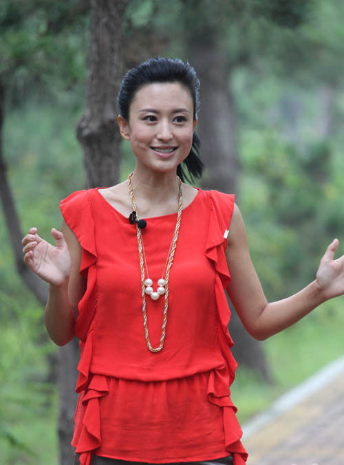 她是央视一姐,隐婚6年后被曝嫁给富豪,现40岁人生非常完美