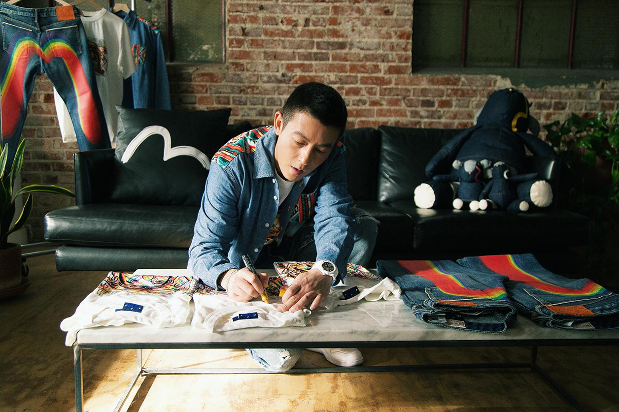 evisu曾在2012年和2019年邀请到陈冠希担任品牌亚太区代言人