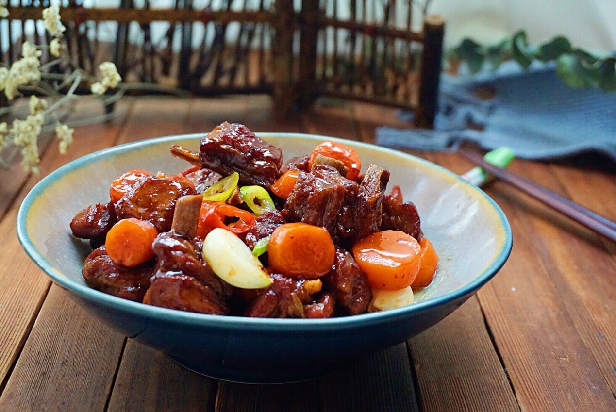 天冷了来份啤酒羊排,香浓四溢,暖心暖胃,感受家的温馨|羊排|暖胃|羊肉