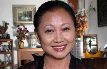 如生的人物形象,特别是电影芙蓉镇中,她饰演的是一个非常凌厉的李国香