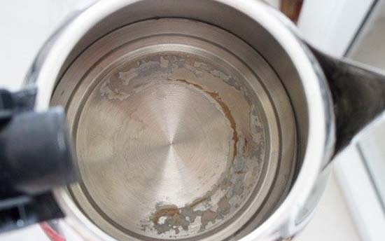电热水壶用久了,内壁都是污垢!|柠檬汁|水垢|柠檬_新浪新闻