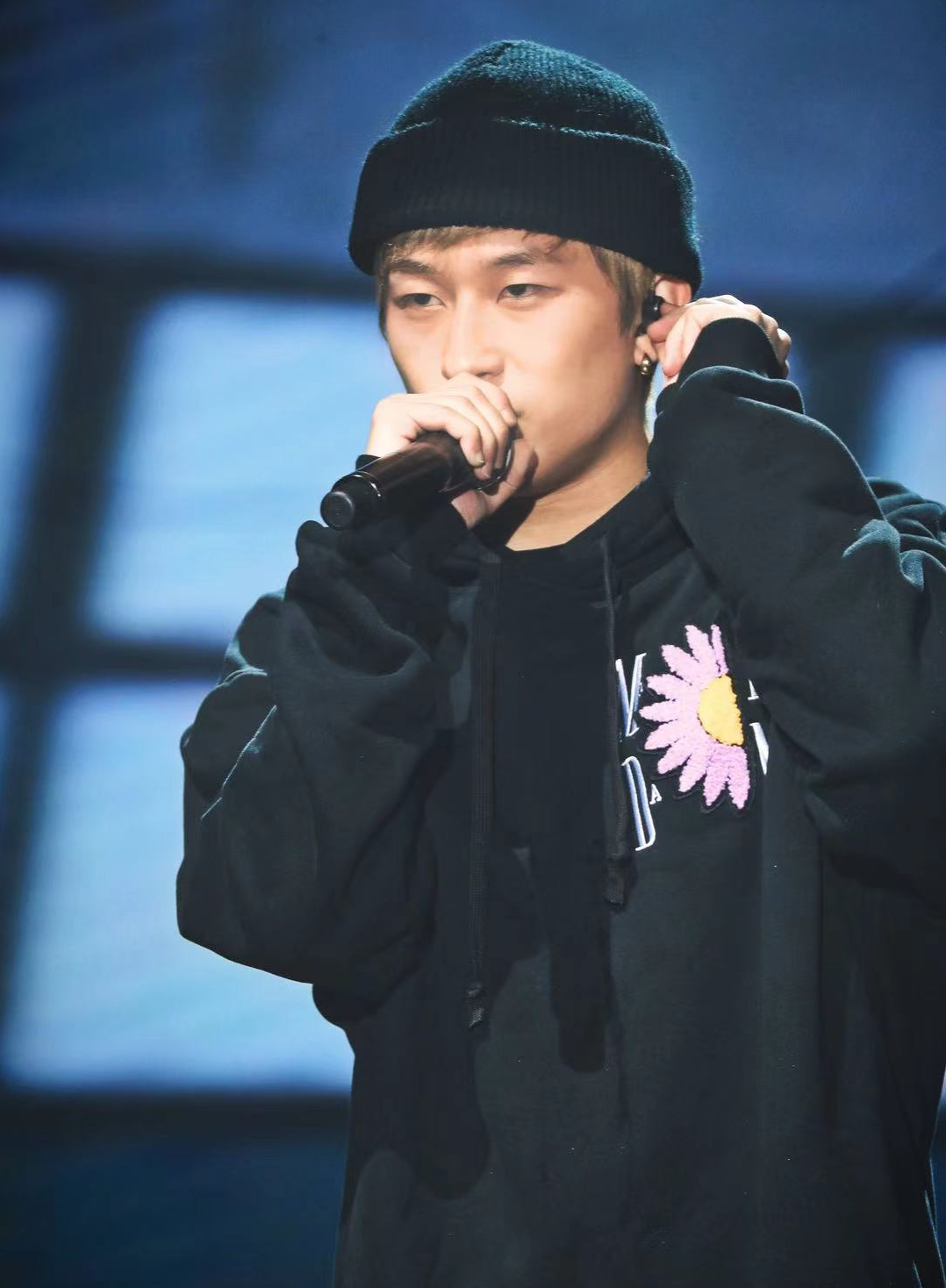 26岁男星人设崩塌被女方曝私生活混乱偷拍私密视频是暴力狂