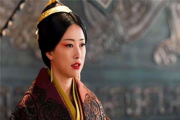 韩霓是嬴异人的妻子,嬴异人刚刚回到秦国的时候,一心想要成为华阳夫人