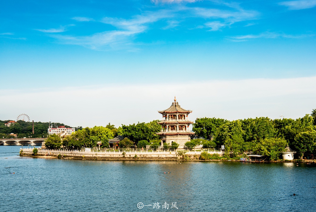 第一个是国学大师故居,第二个屋顶都是宝|青龙古庙|凤凰洲公园|潮州