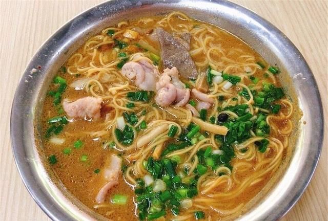 伊面里边的猪杂肉质都很新鲜,也处理得很干净,没有任何异味,猪肝和