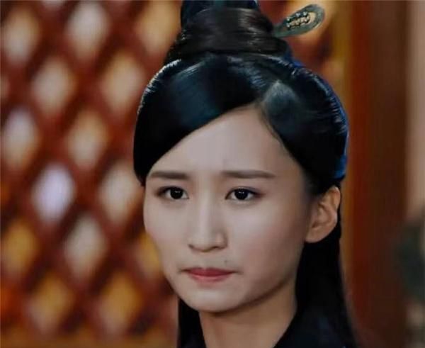 2014年任嘉伦刚从韩国学习归国,出演了《通天狄仁杰》的男主,这是