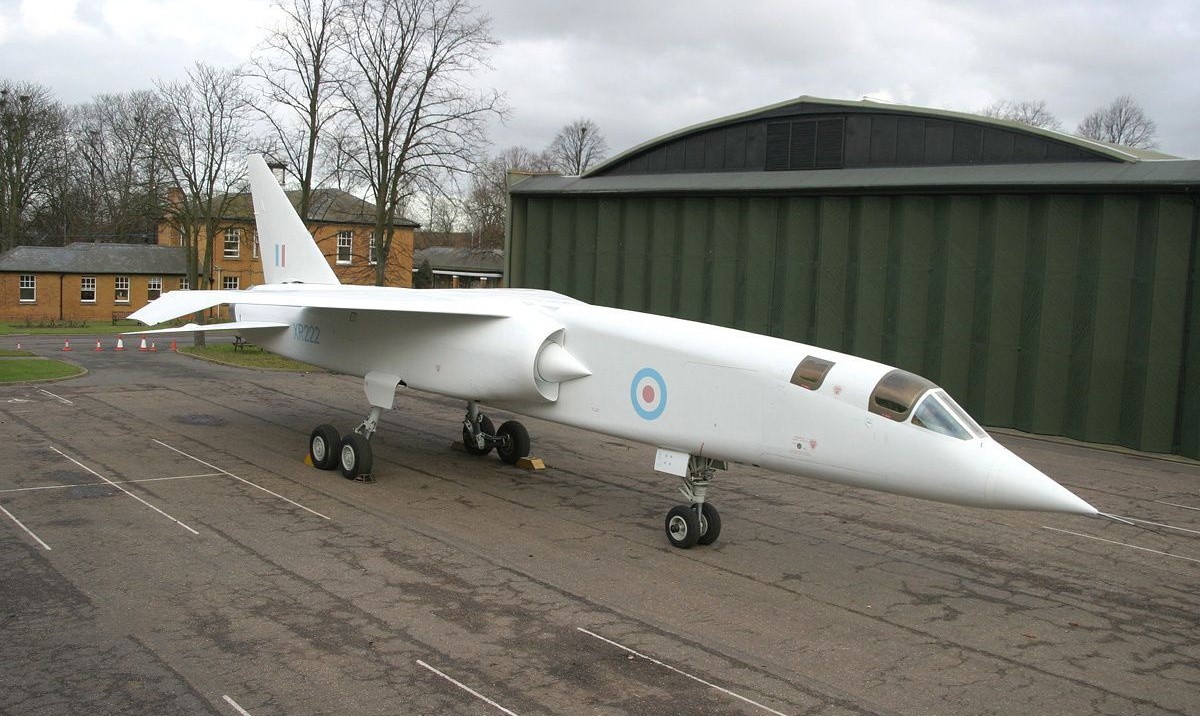 英国军工业最后的骄傲,50年前就能超音速巡航的tsr-2轰炸机!
