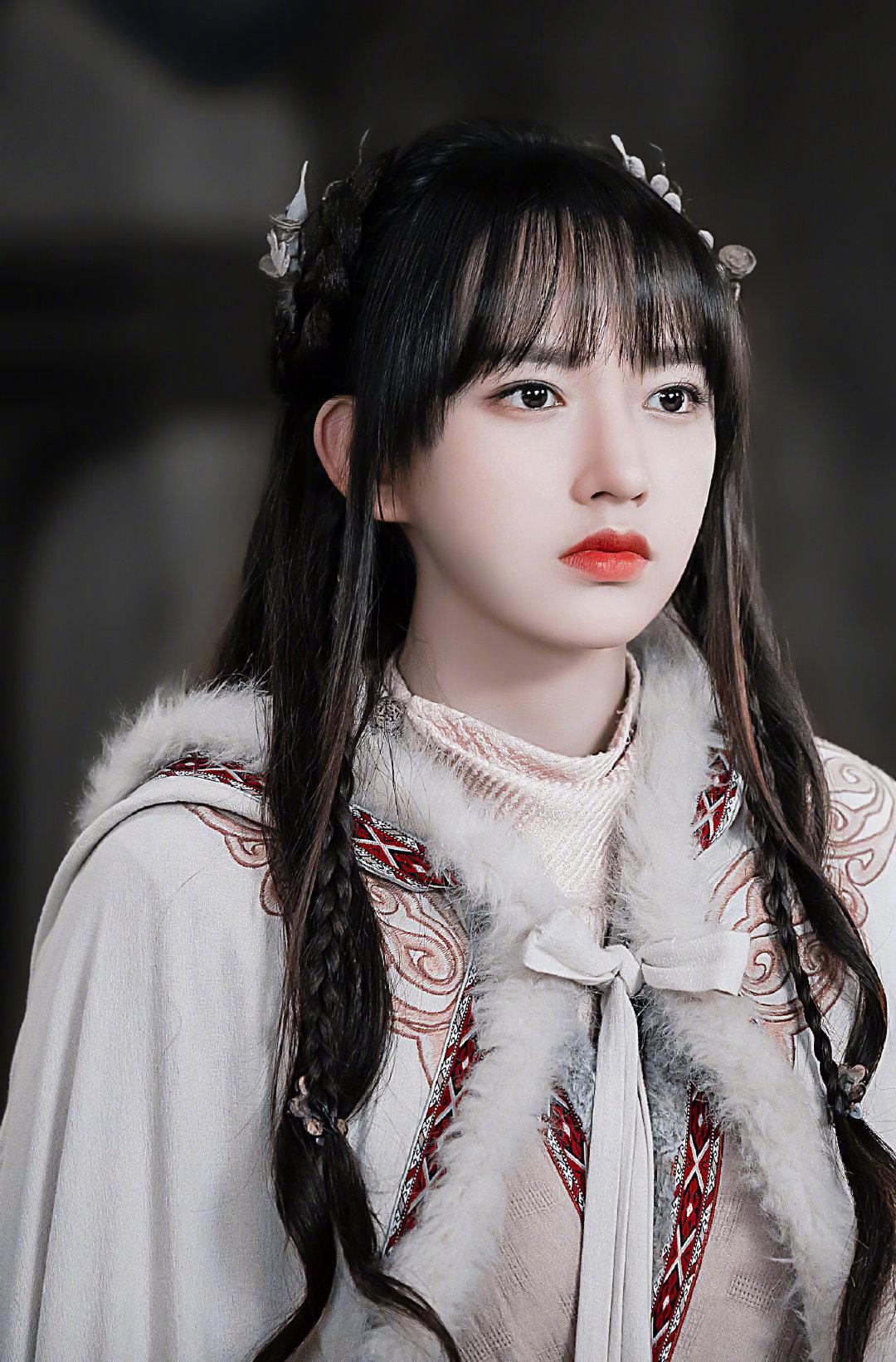 把程潇大美女打在公屏上,真的好适合古装!红衣和紫衣都好仙!