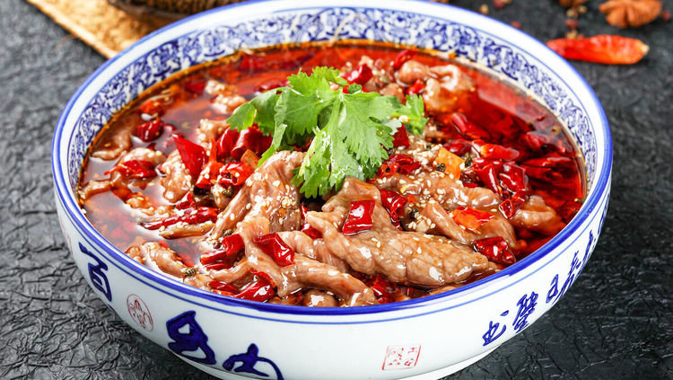 地道的水煮肉片做法,肉片不干不柴不塞牙,味道香辣滑嫩又美味!