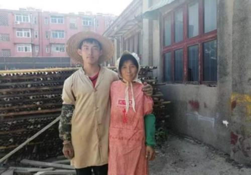 林万东:高考713分,收到清华录取通知书时,正和母亲在工地搬砖|阿都|母亲|搬砖_新浪新闻