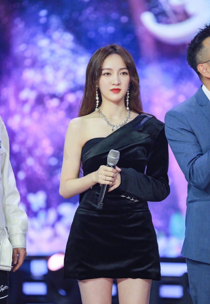 孟佳:越独立越难以与人产生羁绊;不恐婚,只是找不到结婚的理由