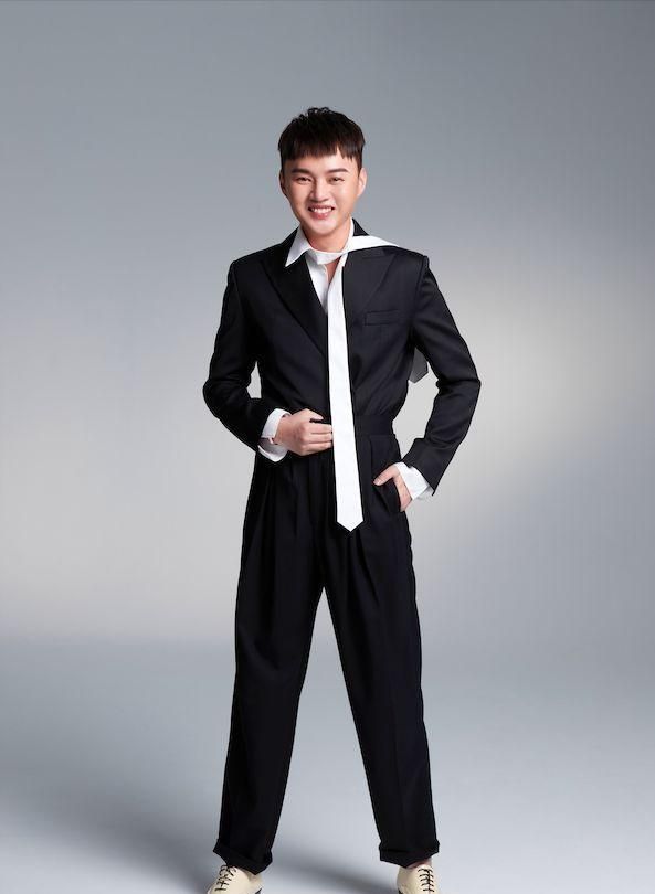 过生活的她这回听闻后,就一口答应要录制打气语音,联系制作人陈子鸿后