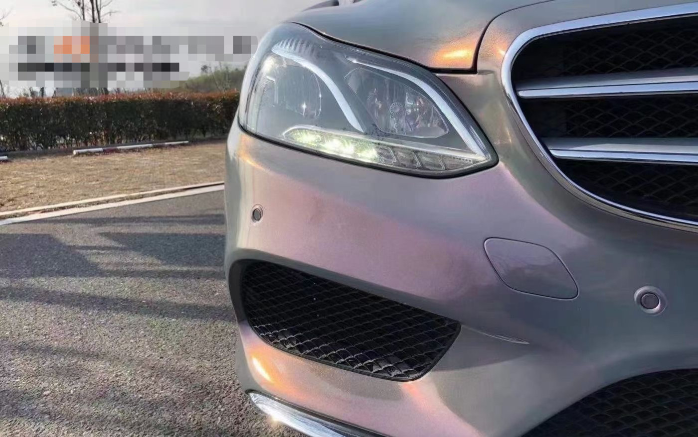 奔驰e改色魅影星空灰流光溢彩的你更让女性喜爱了