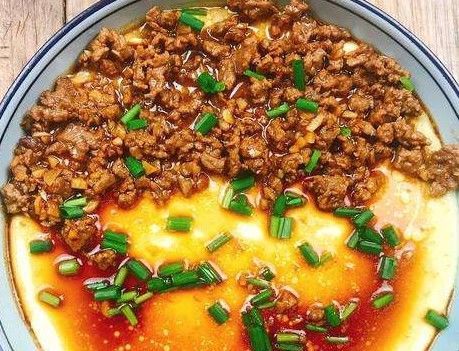 口感滑嫩肉香浓郁的肉末豆腐蒸蛋,肉蛋豆腐营养搭配易吸收