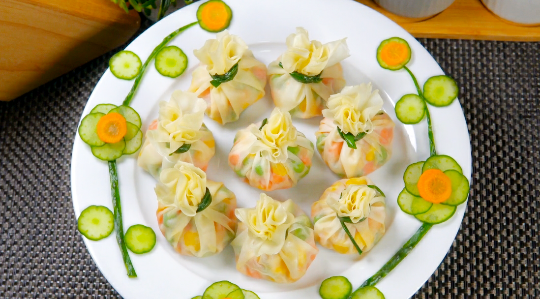 给年夜饭加道菜四喜福袋端上桌寓意福气满满无忧无虑