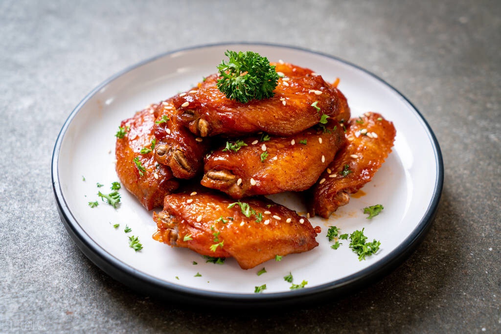 不用提前腌制,入味又好吃——黑椒土豆鸡翅