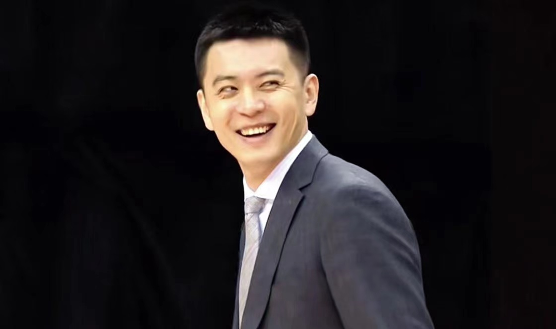 郭艾伦轻取26 7,杨鸣笑得合不拢嘴