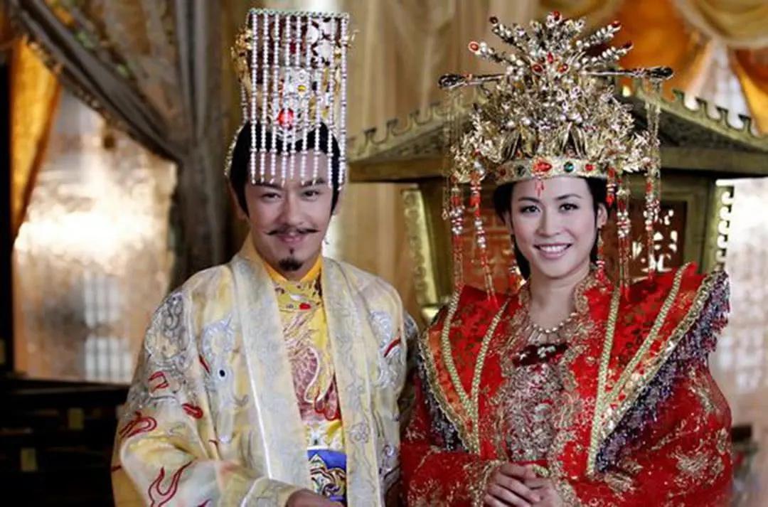 王宝钏独守寒窑18年当上皇后18天她的死让丈夫松了口气
