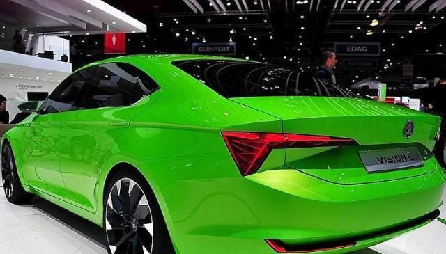 大众再次发力三厢轿跑亮相绿色车企配三角形大灯赶超大众cc