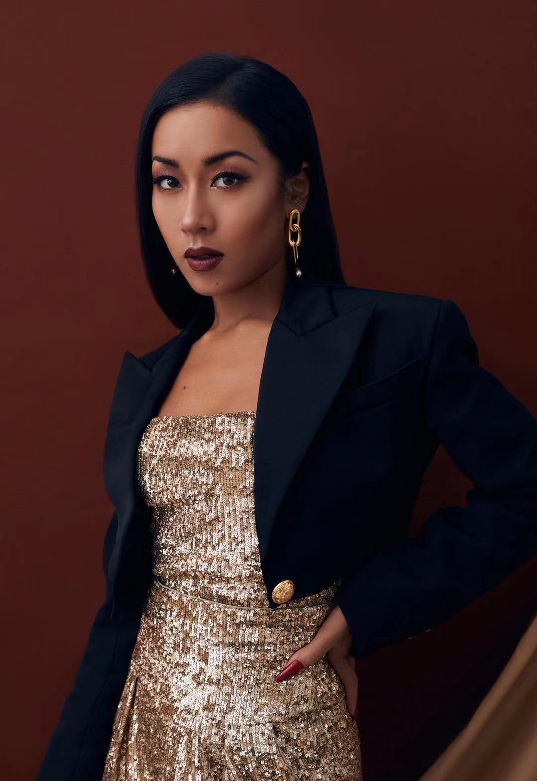 吉克隽逸这一身选择的不错适合她的气质