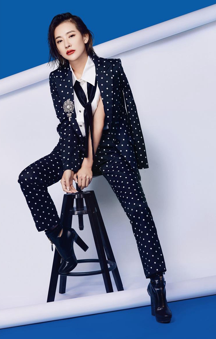 徐熙颜,1985年5月29日出生于江苏省南京市,中国内地女演员,毕业于北京