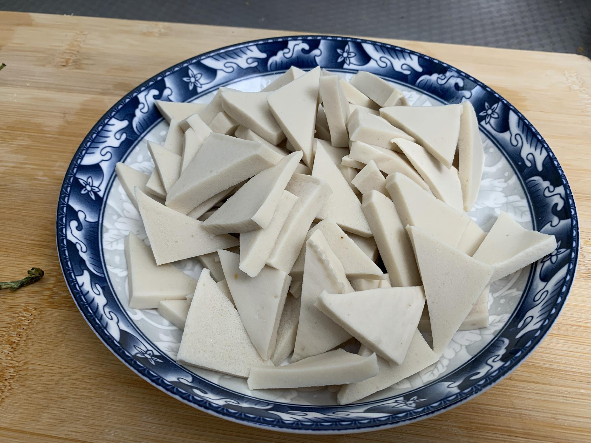 晒晒我们一家3口的晚餐,成本不到30块,网友:一看就是北方人|豆腐|千叶