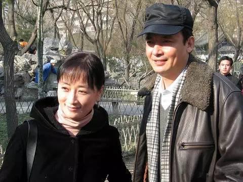 结婚34年后香菱陈剑月晒唯一婚照和侯长荣颜值高超吸睛